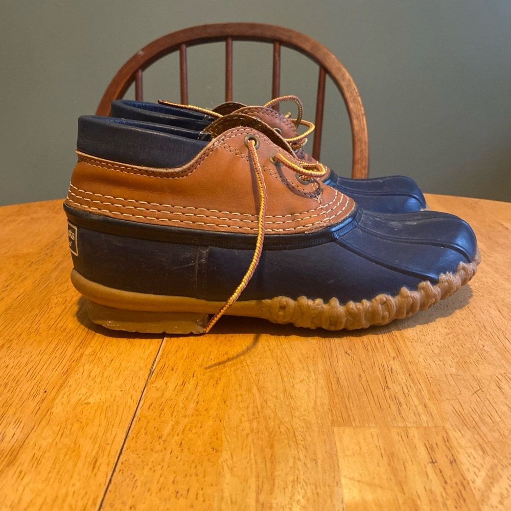 LL Bean Maine Hunting Shoe Low Gum Navy Blue Duck Boot Women 8 Made In The USA